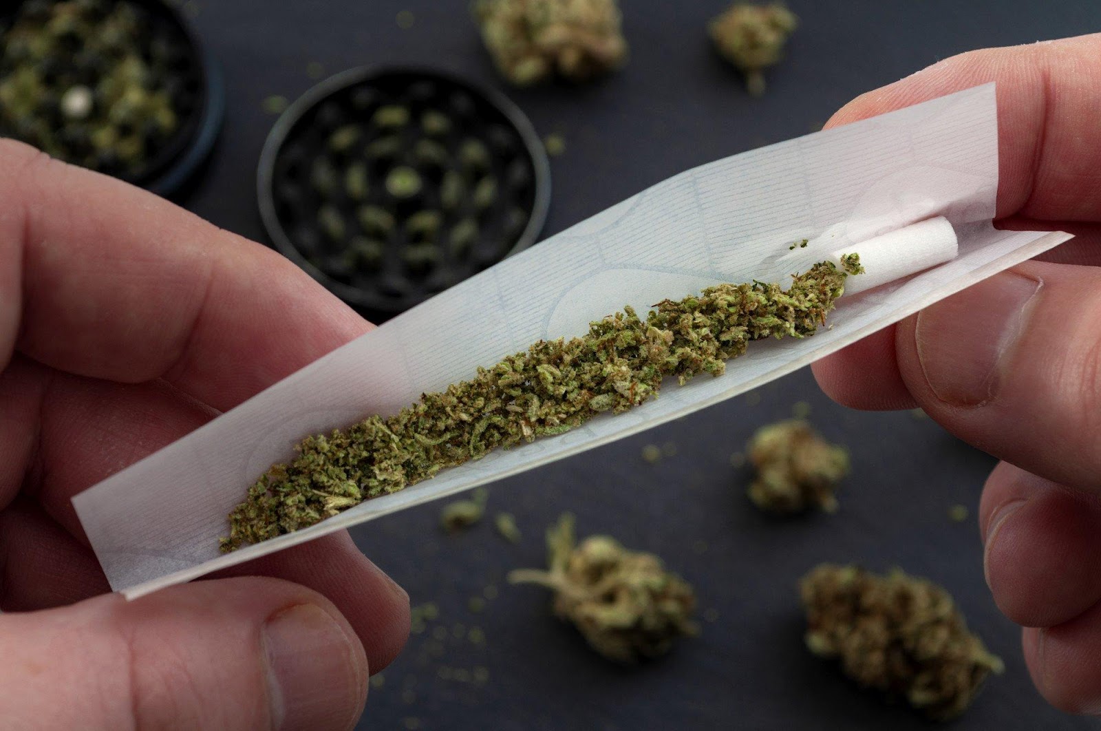 How to Roll a Joint Without a Filter - otranation